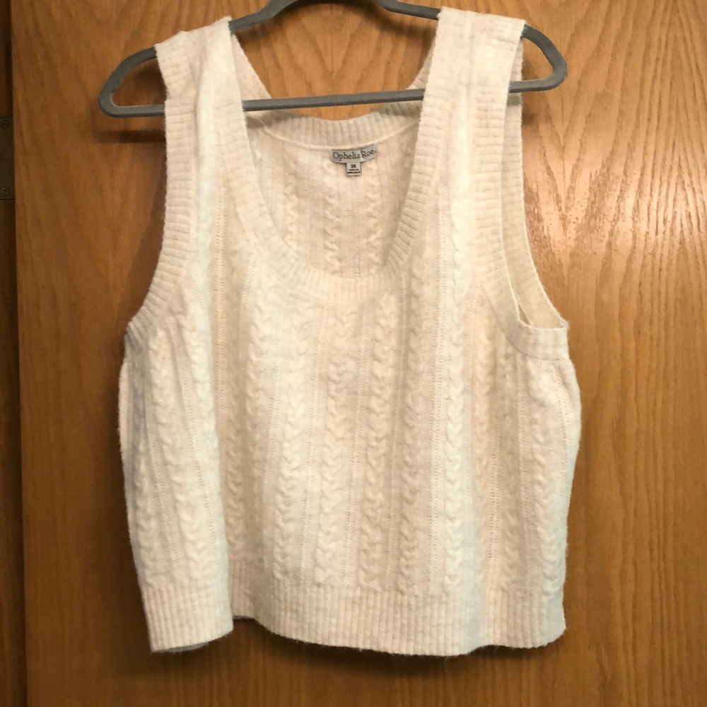 NWOT - PLUS SIZE crop sweater vest - 3XL